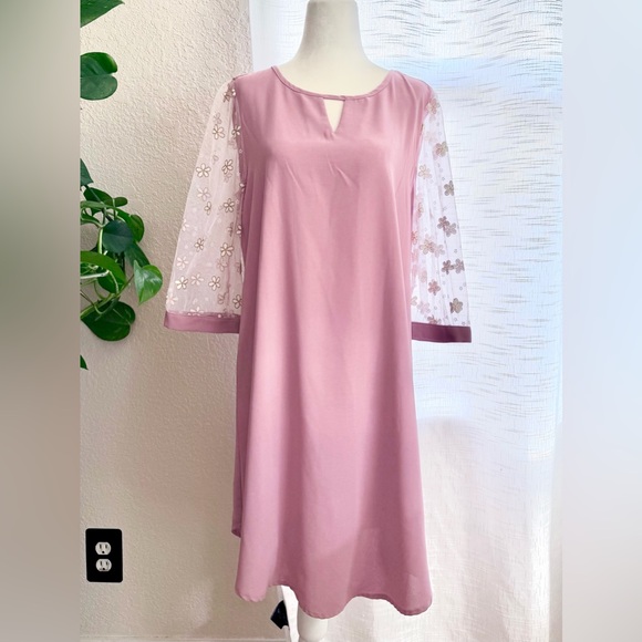 SHEIN Dresses & Skirts - Mauve Pink Floral Mesh Sleeve Shift Dress